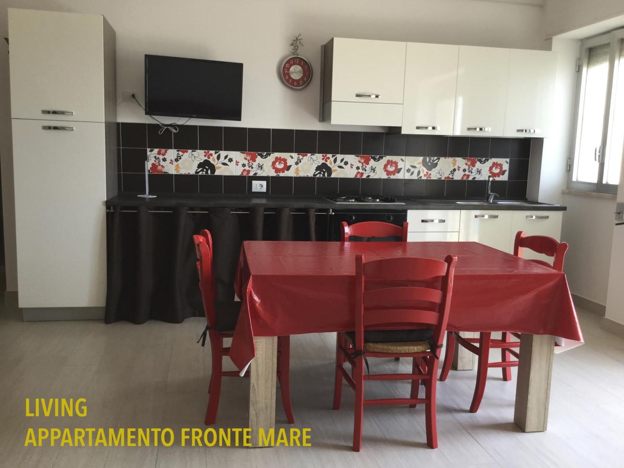 Casa Vacanze l'Approdo - FRONTE MARE e LATO STRADA Porto Cesareo Exterior foto